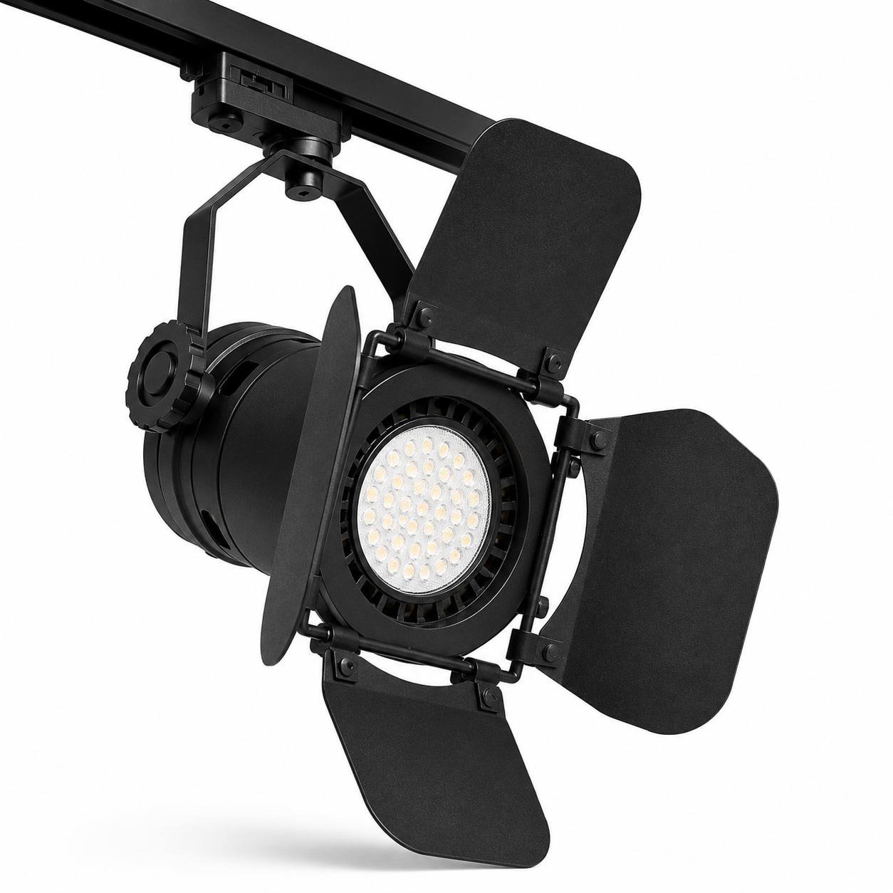 photo_2026-07-25_20-16-51 Projecteur LED Noir sur Rail avec Volets Directionnels – Compatible GU10 – Image 1